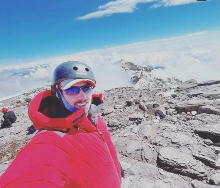 Un correntino llegó a la cima de la montaña más alta de América 