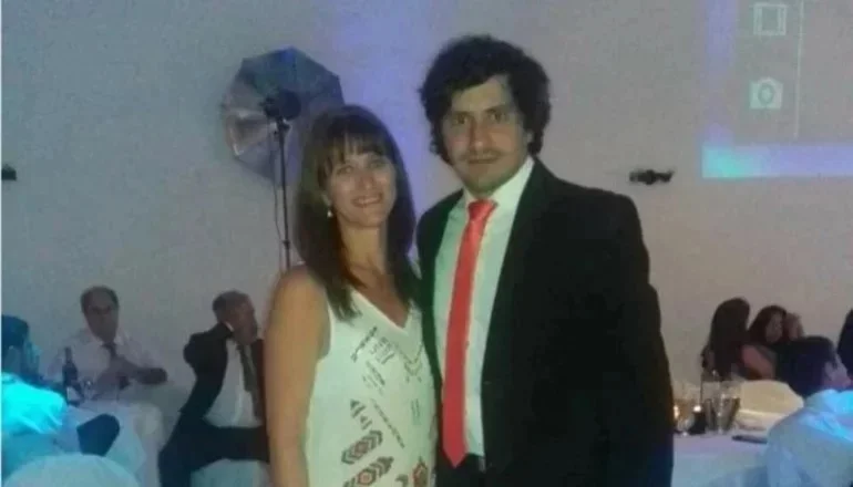 Otros tiempos. Los abogados Gisela Dezorzi (41) y Cristian Andrés Casco (36), de Goya, cuando eran pareja.