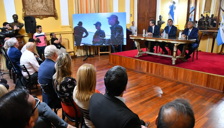 Valdés denunció a la Armada paraguaya  por vulnerar la soberanía de Argentina 