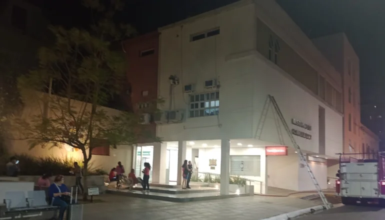Incendio en el Instituto de Cardiología: evacuaron pacientes 