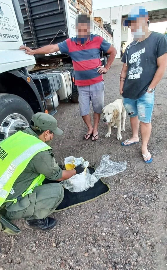 Corrientes: un hombre traficaba más de 50 mil dólares en paquetes de yerba 