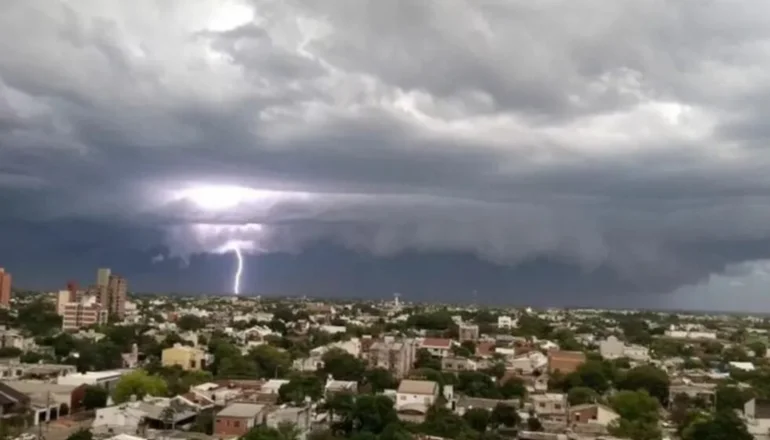 Alerta amarilla y naranja para Corrientes: se esperan fuertes tormentas