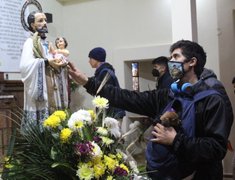 Muestra de fe en Corrientes: miles de peregrinos llegaron hasta San Cayetano